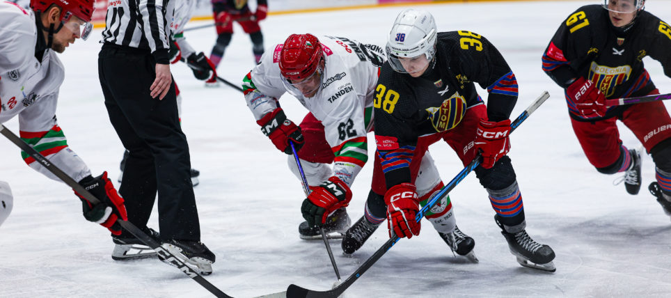 Porażka Polonii w pierwszym meczu ćwierćfinałowym Tauron Hokej Ligi.